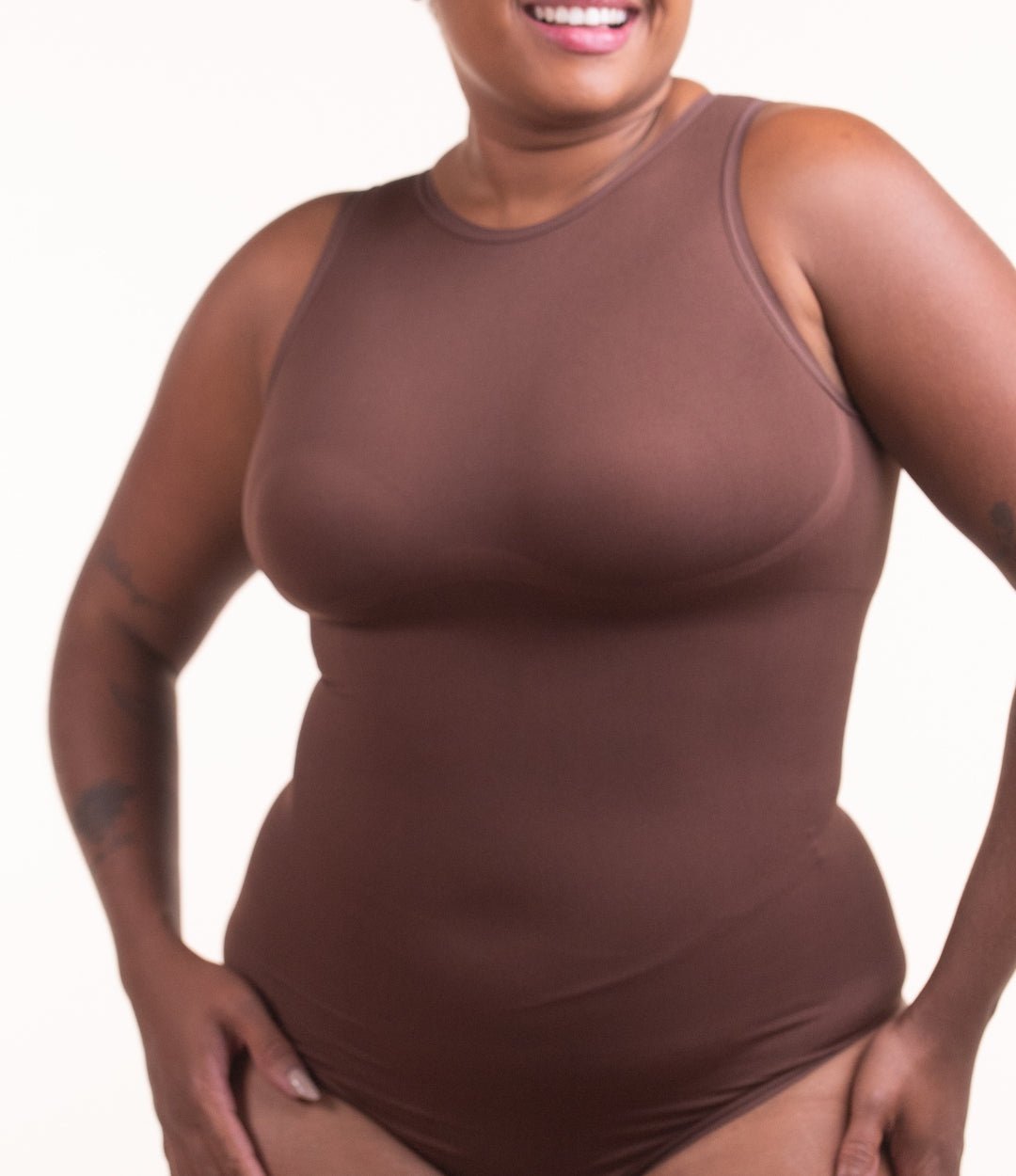 Body Chic - Body Moldeador con Escote Alto y sin Costuras