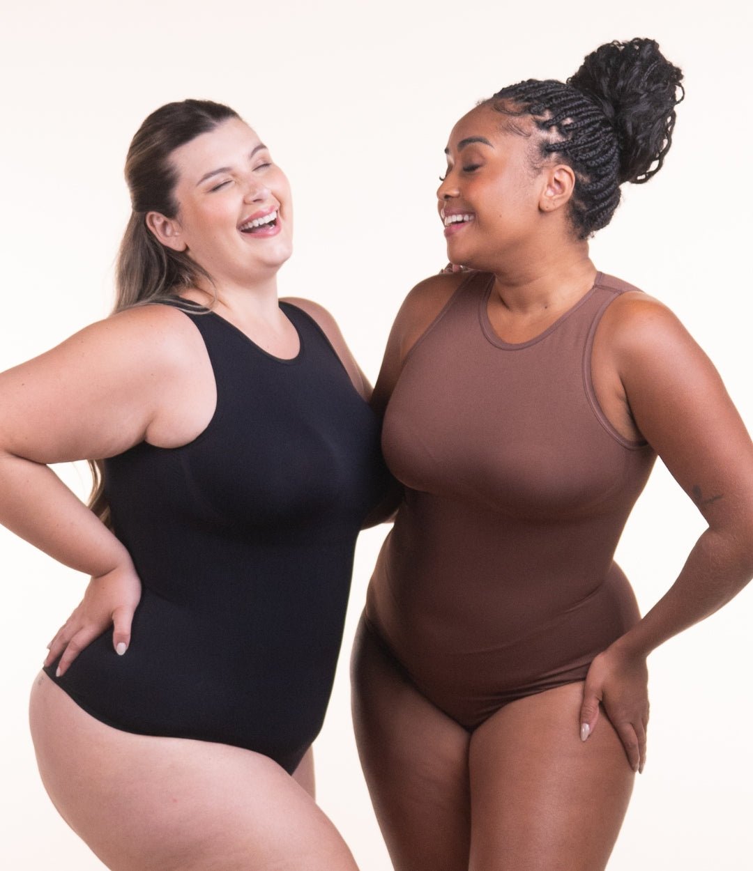 Body Chic - Body Moldeador con Escote Alto y sin Costuras