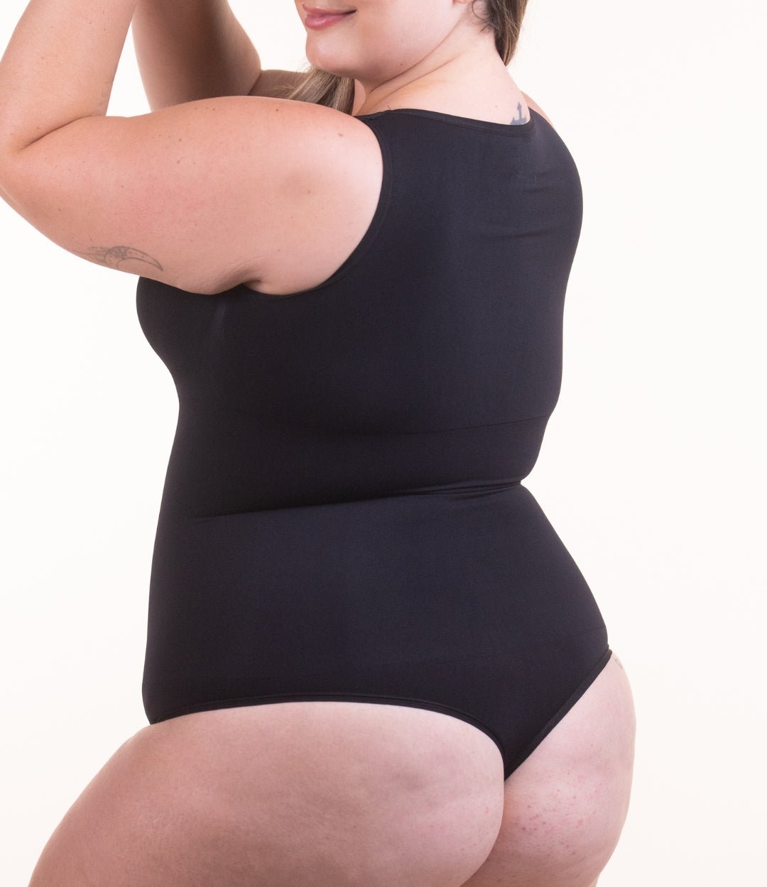 Body Chic - Body Moldeador con Escote Alto y sin Costuras