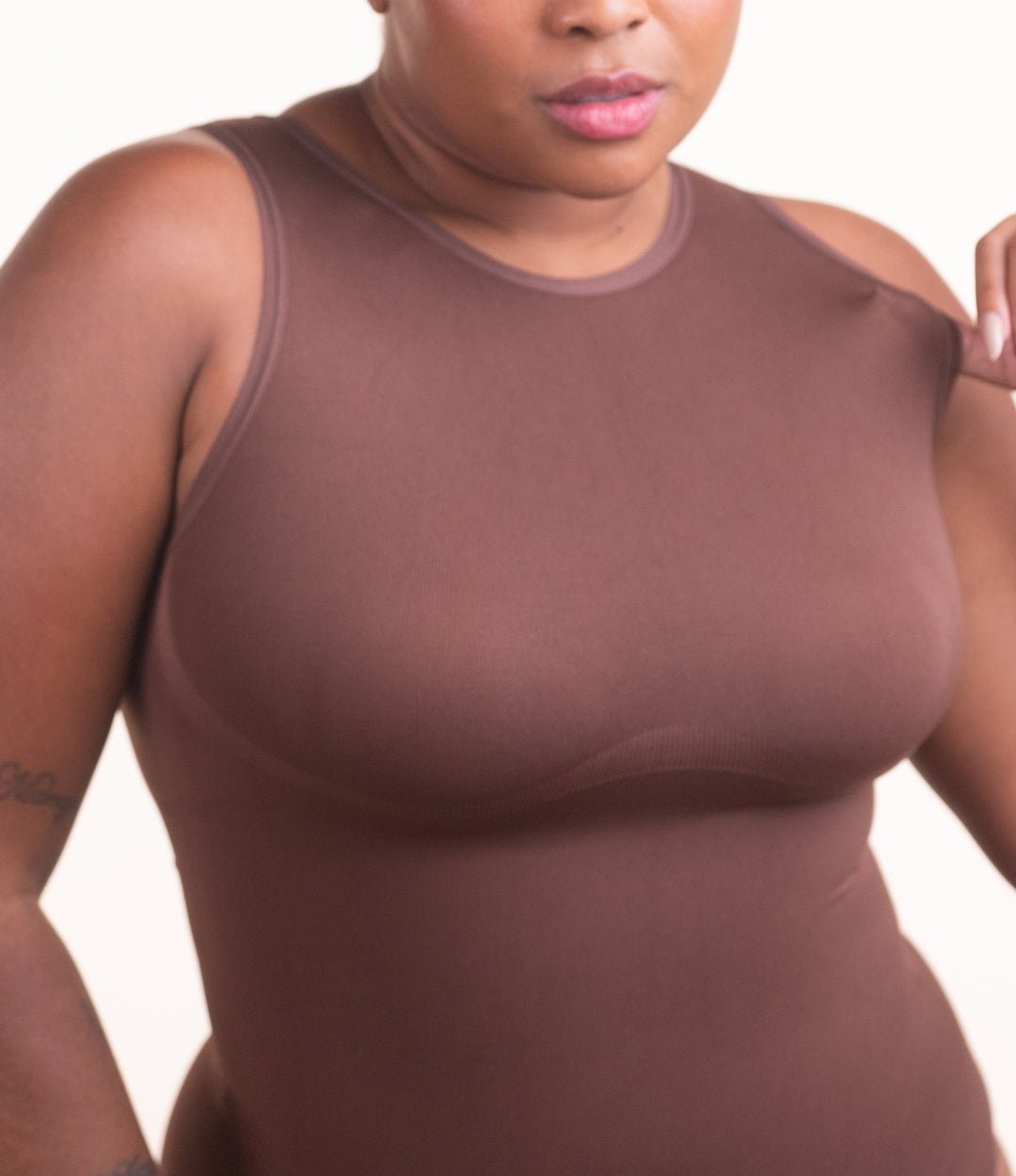 Body Chic - Body Moldeador con Escote Alto y sin Costuras