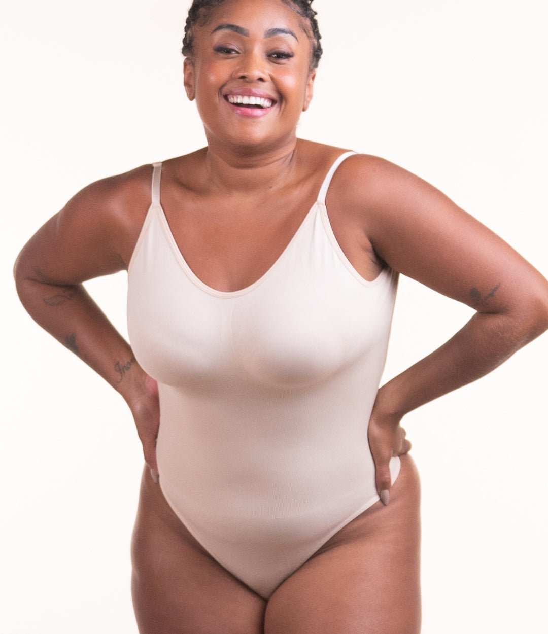 Body Curve Naked – Body Moldeador con Abertura Higiénica y Espalda Descubierta