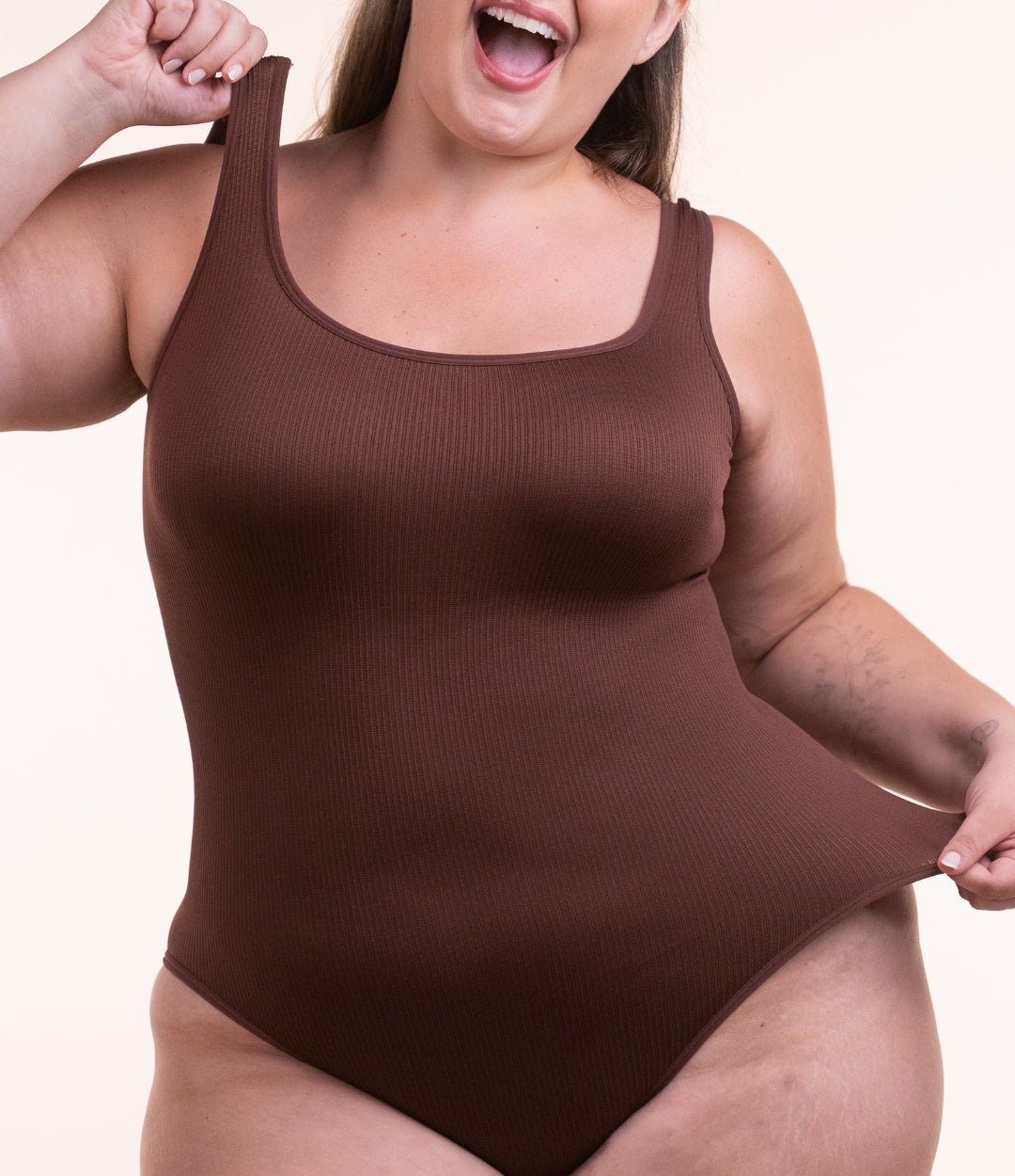 Body Shaper – Body moldeador acanalado con abertura higiénica