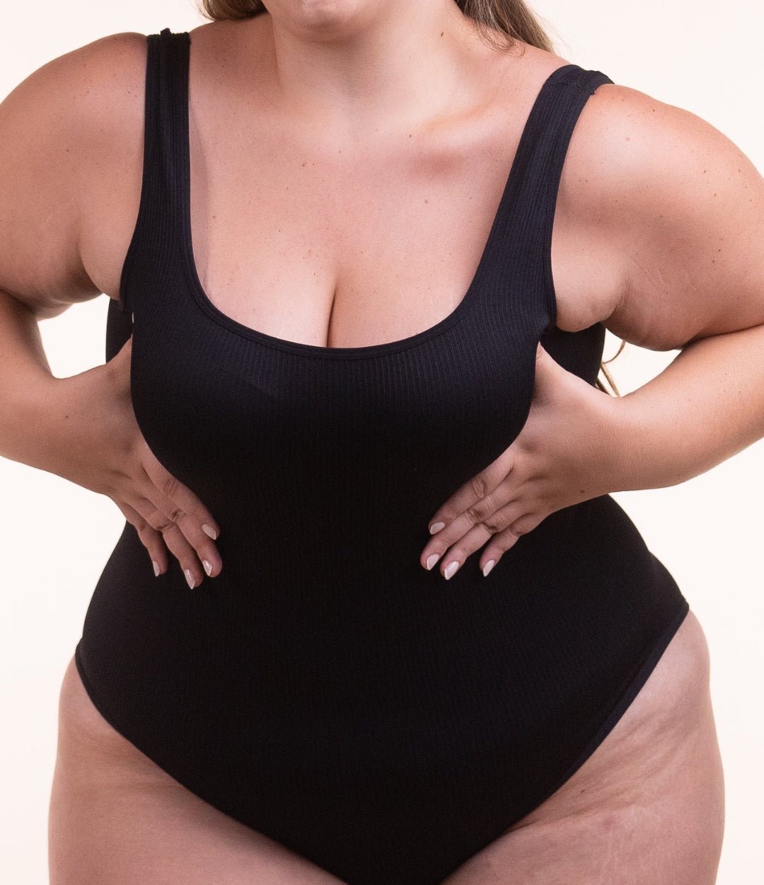 Body Shaper – Body moldeador acanalado con abertura higiénica
